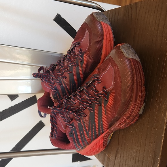 Hoka Shoes - HOKA Speedgoat 4